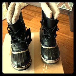 Sorel waterproof boots. BRAND NEW!